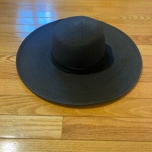 Uniqlo Classic Black Wide-Brim Hat